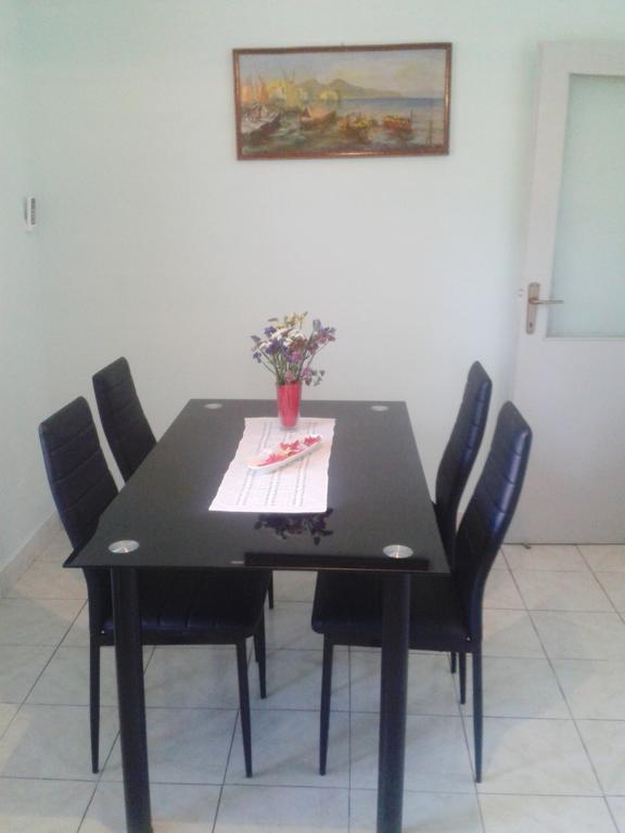 Apartments Angela Biograd Na Moru Εξωτερικό φωτογραφία
